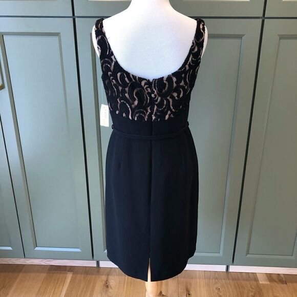 Evan Picone Black Dress with Cream Lace Detail - Picture 3 of 3